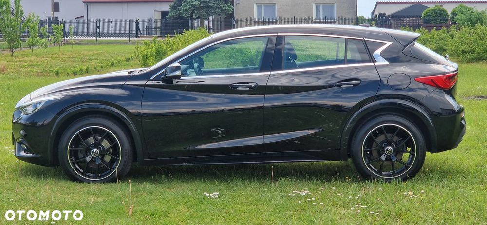 Infiniti Q30 - 7