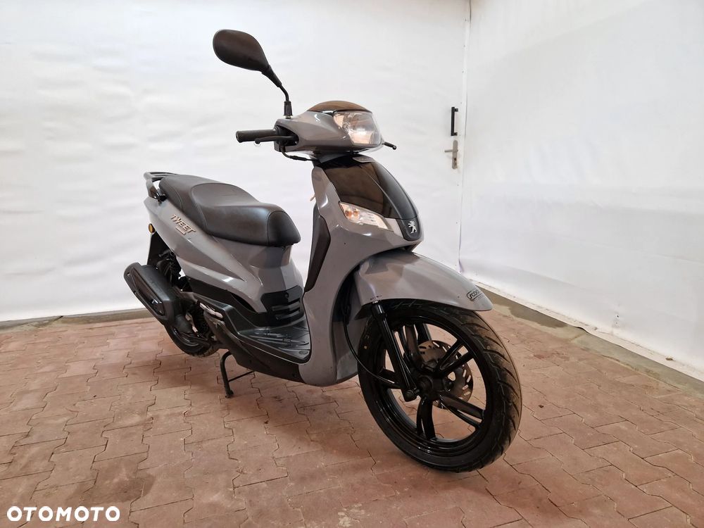 Peugeot Tweet - 1