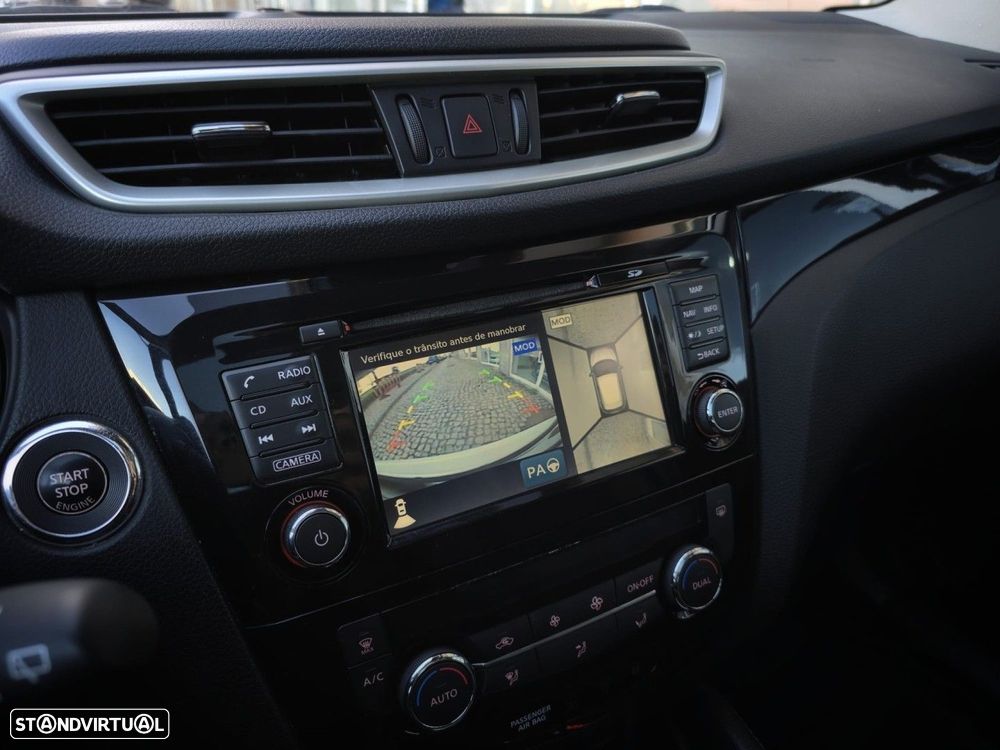 Nissan Qashqai 1.5 dCi N-Connecta 18 - 19