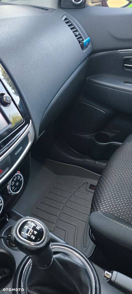 Mitsubishi ASX - 10