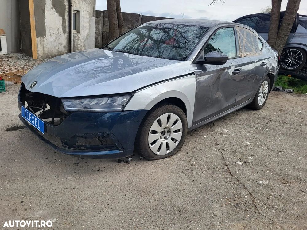 Skoda Octavia Combi 2.0 TDI DSG Ambition - 3