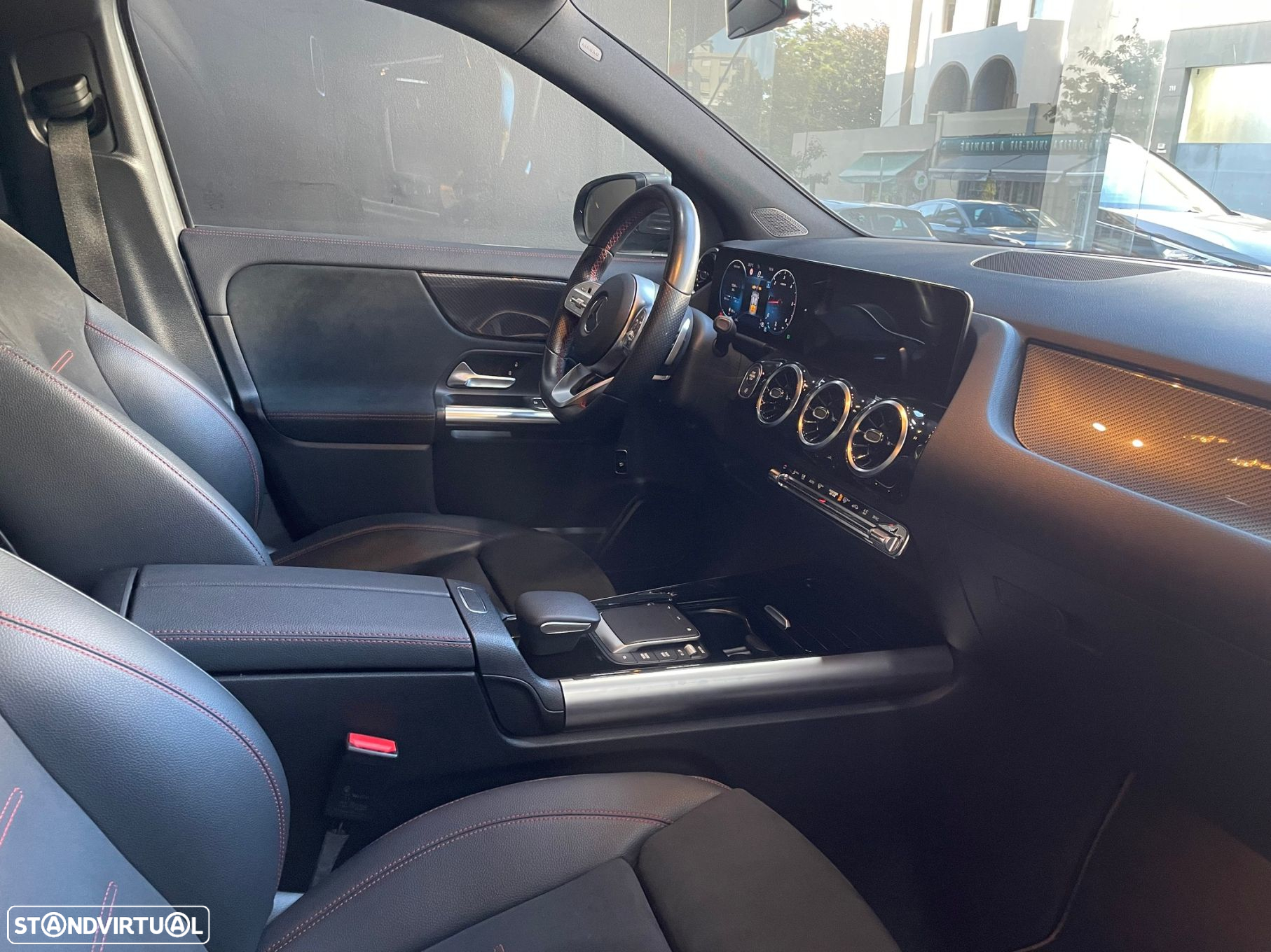 Mercedes-Benz GLA 180 d AMG Line - 11