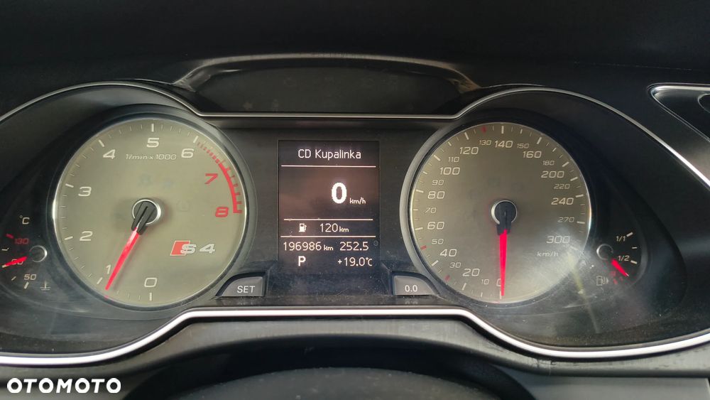 Audi A4 Limousine - 14