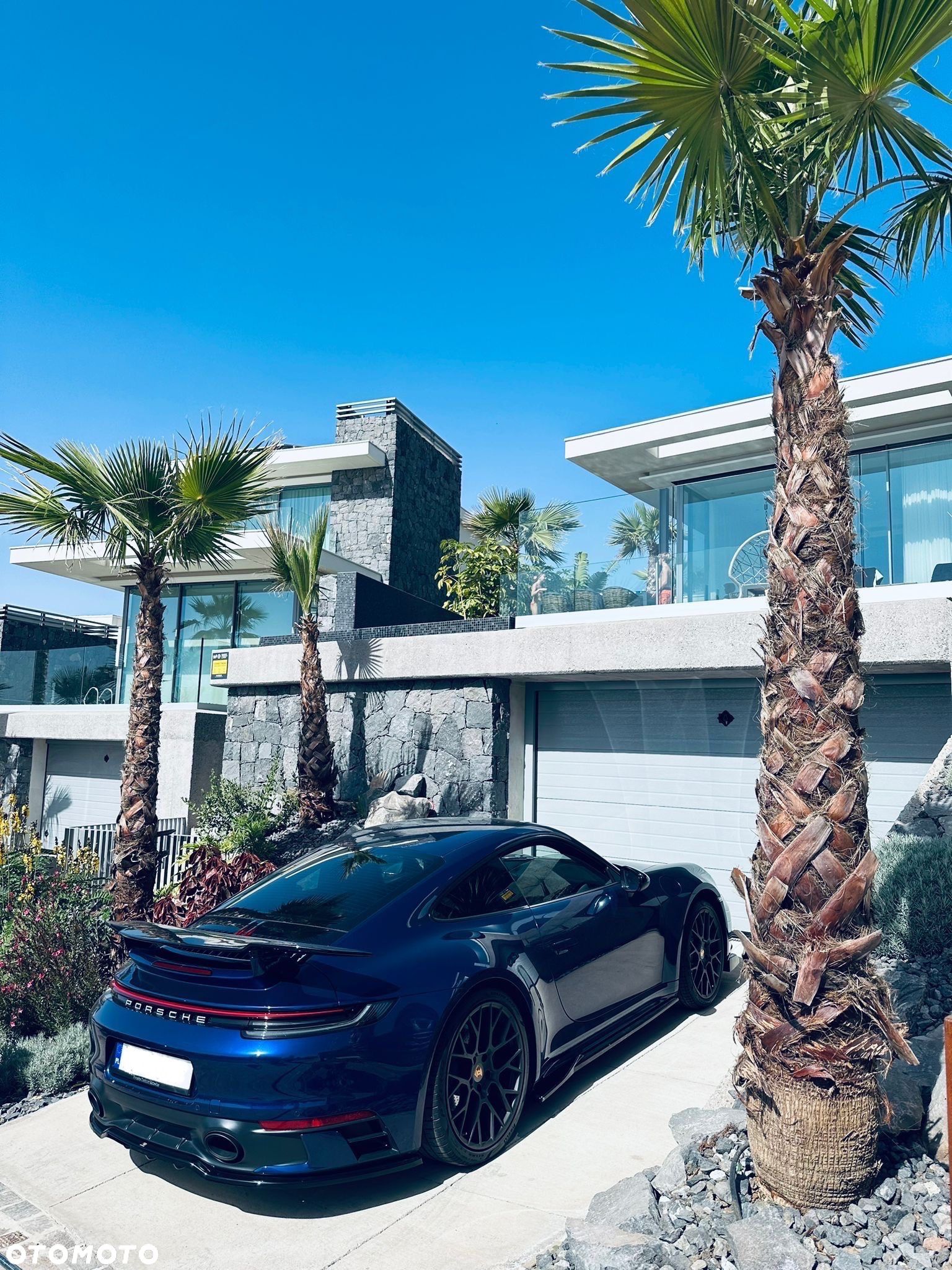 Porsche 911 Carrera - 1