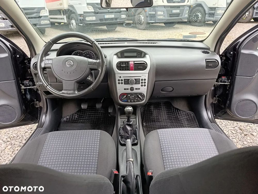 Opel Corsa 1.2 16V Cosmo - 12