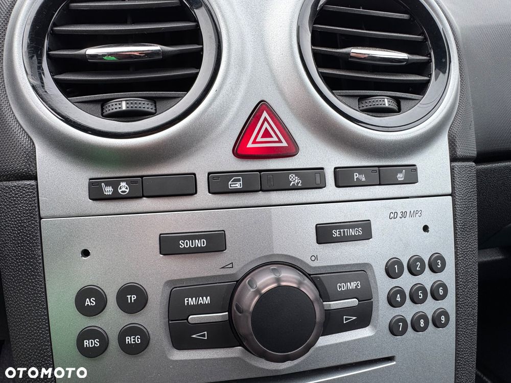 Opel Corsa 1.4 16V Edition 150 - 8