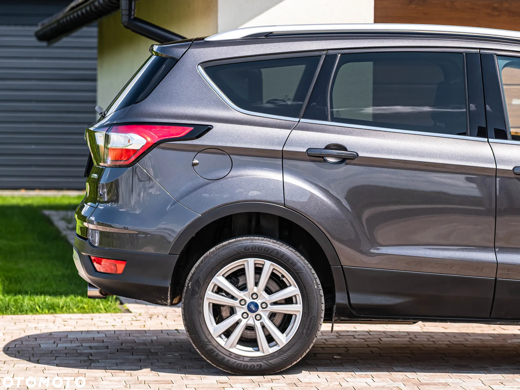 Ford Kuga 1.5 EcoBoost 2x4 SYNC - 28