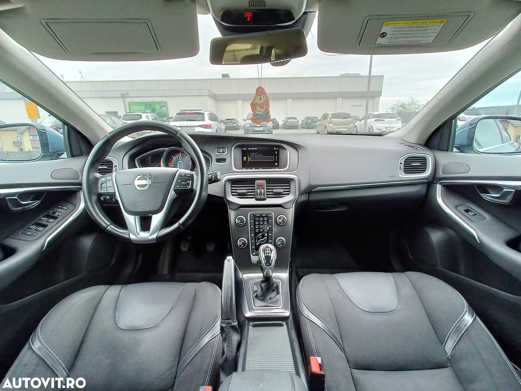 Volvo V40 D3 Momentum - 9