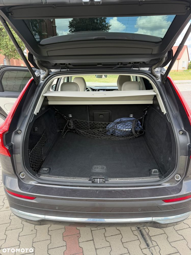 Volvo XC 60 B5 B AWD Plus Bright - 11