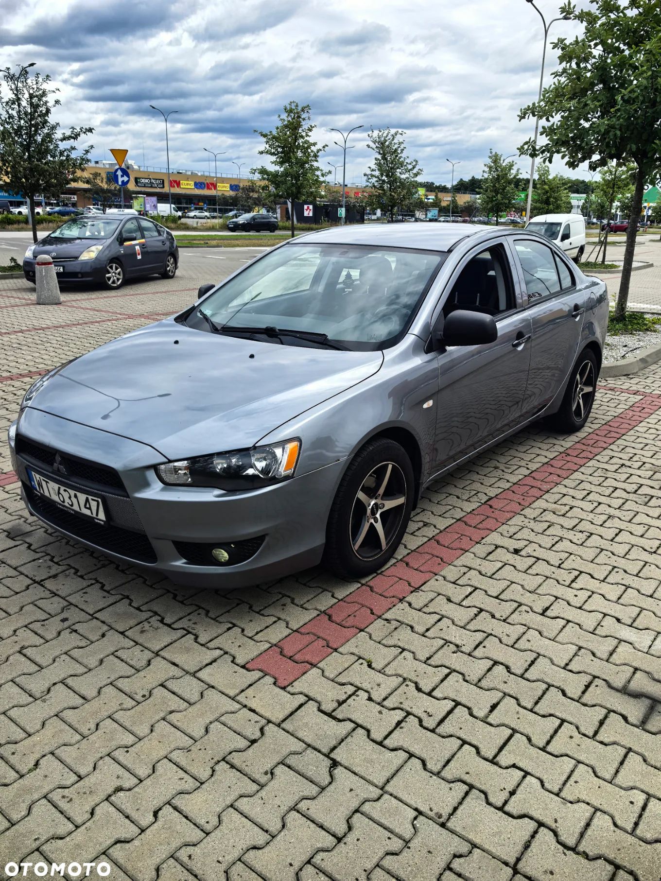 Mitsubishi Lancer 1.6 Invite - 1