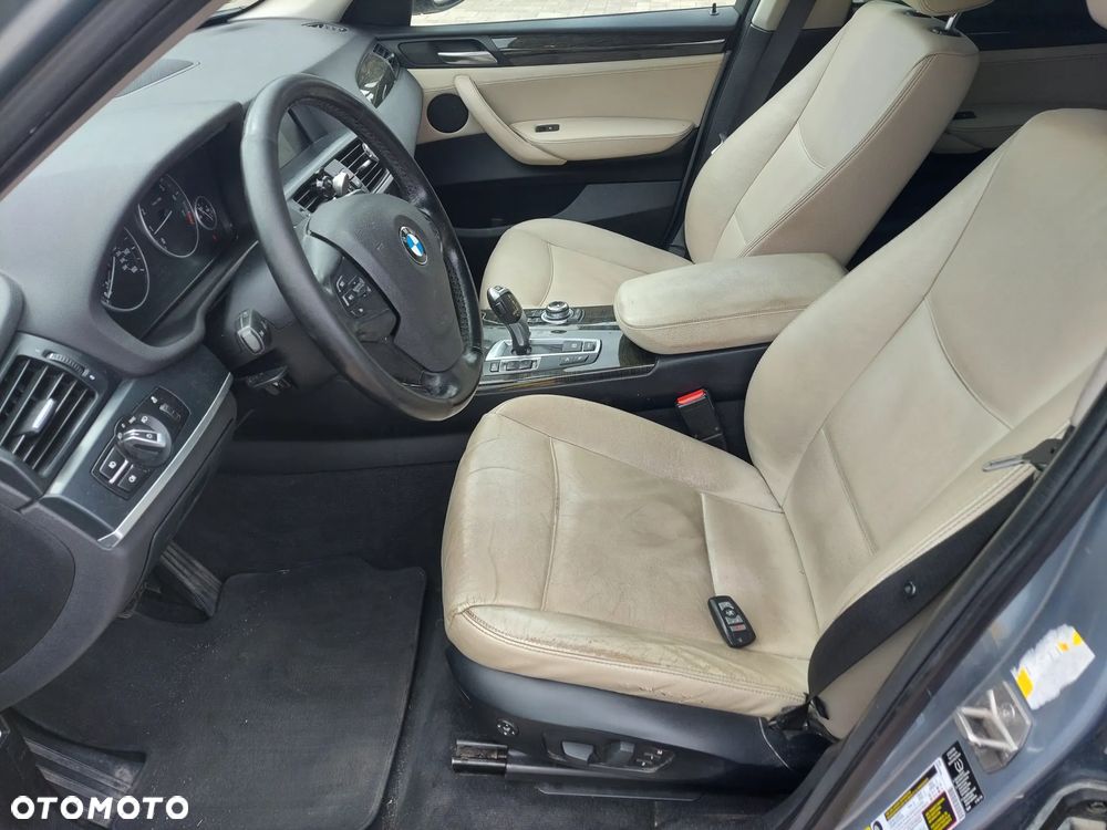 BMW X3 xDrive20i Advantage - 11
