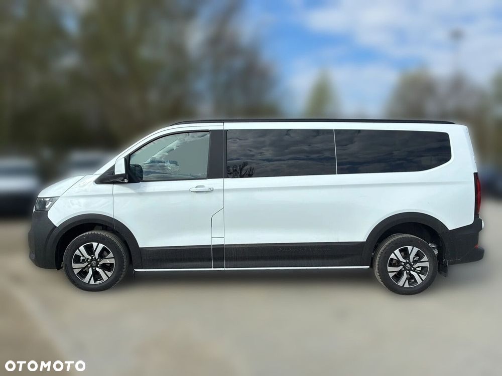 Volkswagen Caravelle - 8