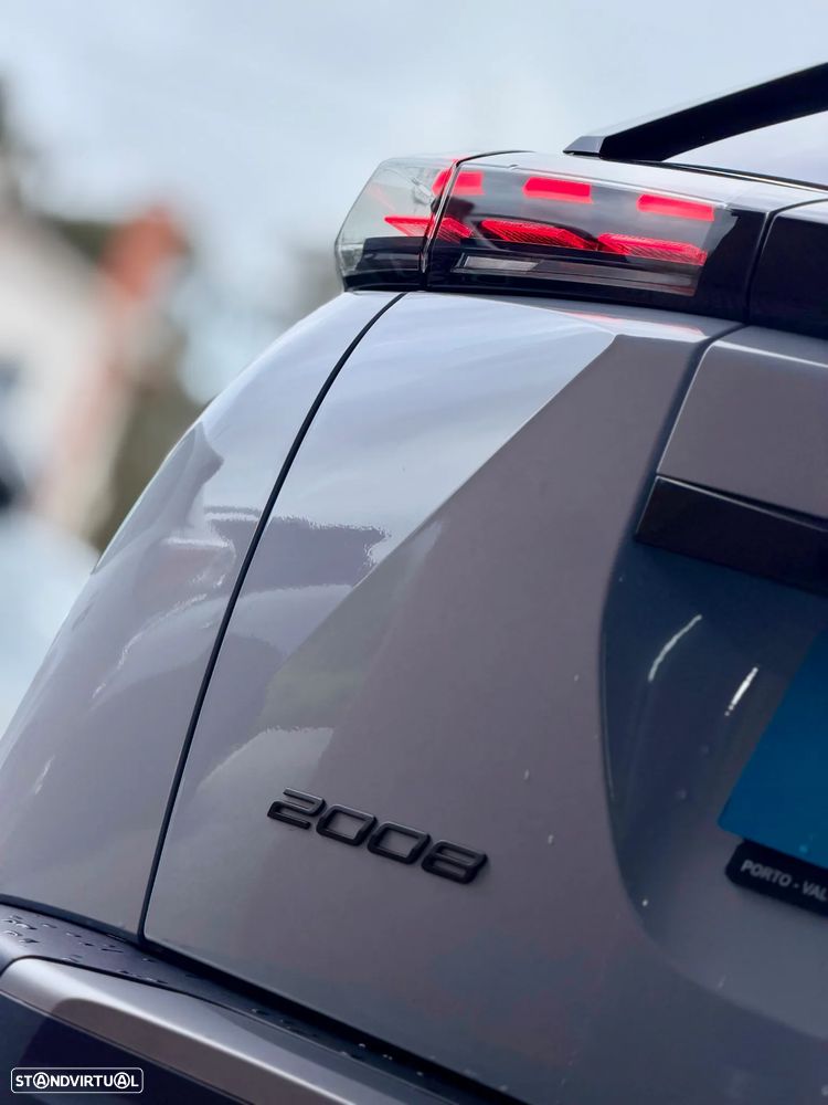 Peugeot 2008 1.2 PureTech Allure Pack - 29