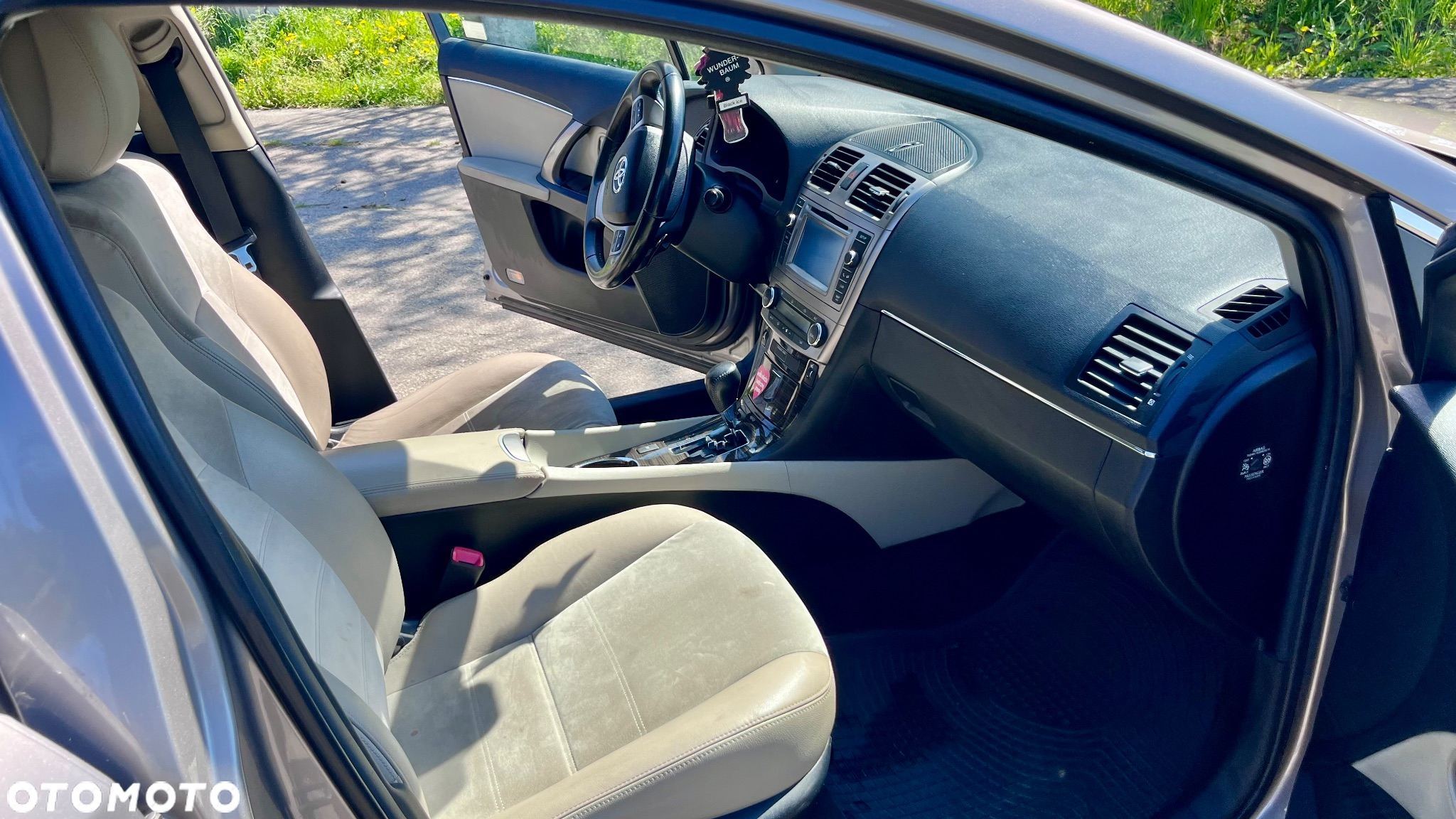 Toyota Avensis 2.2 D-CAT Premium - 6
