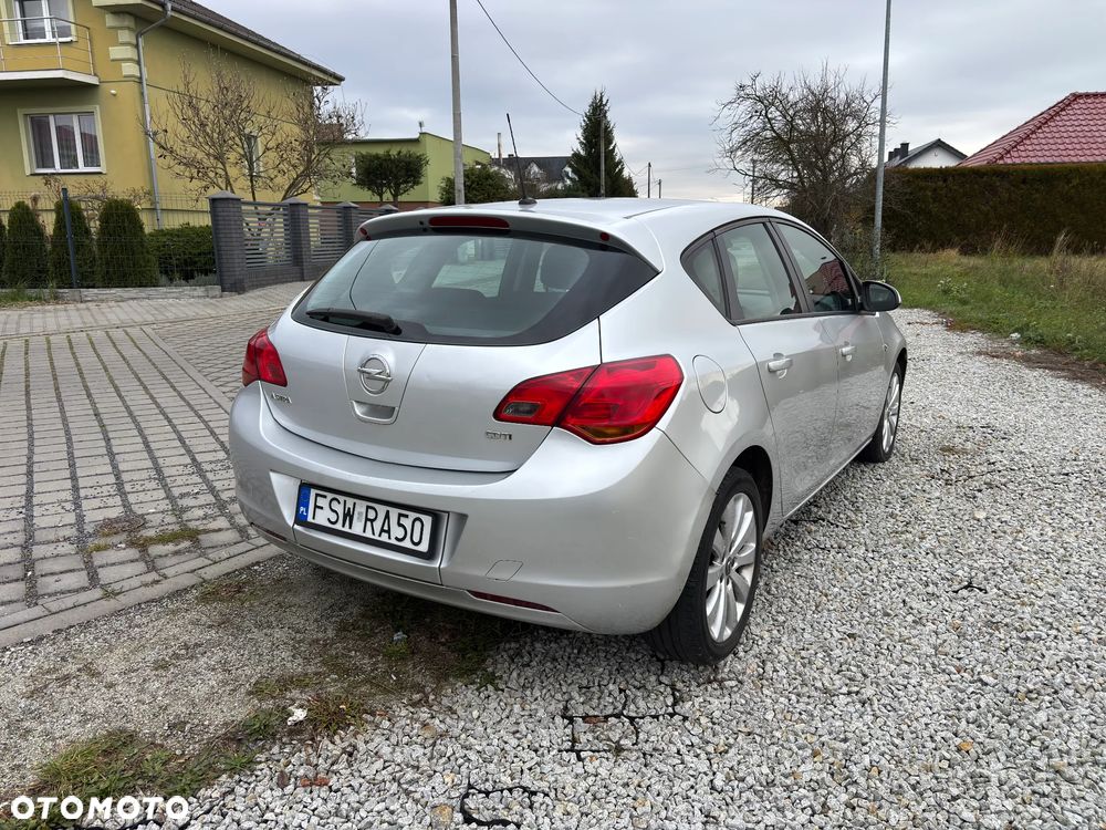 Opel Astra 1.7 CDTI DPF (119g) Sport - 4