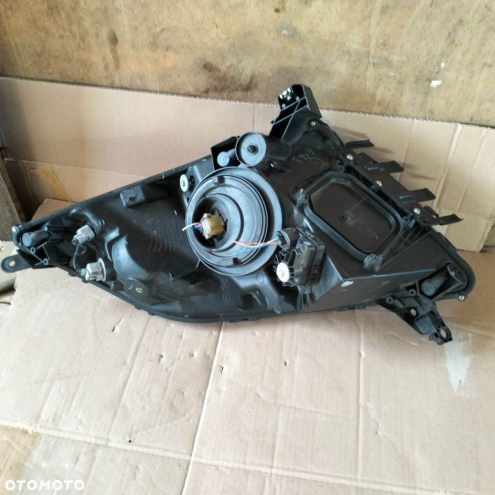 TOYOTA PRIUS 2 LIFT LAMPA PRZÓD PRAWA - 2