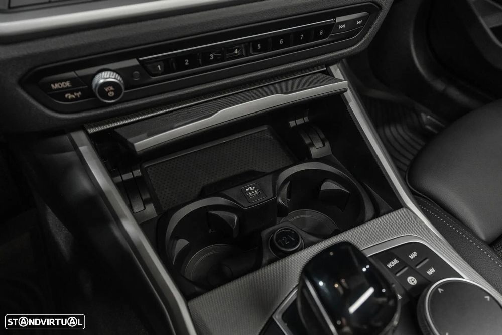 BMW 318 i Aut. M Sport - 16