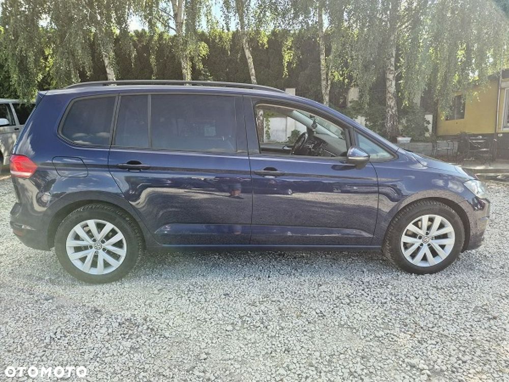 Volkswagen Touran - 15