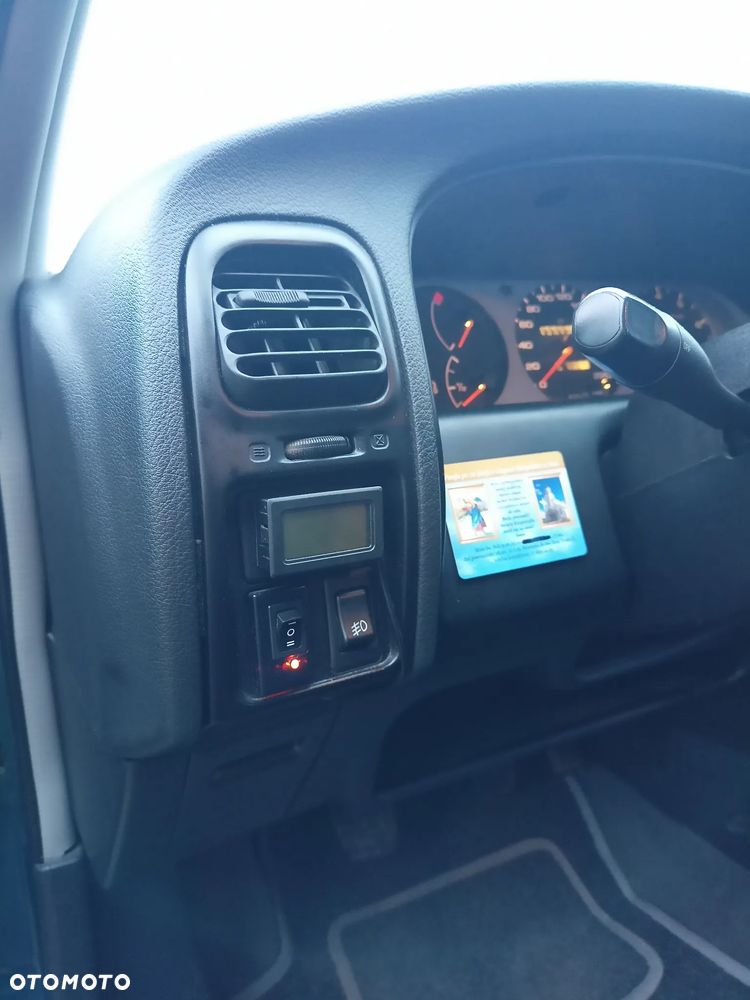 Nissan Primera - 24