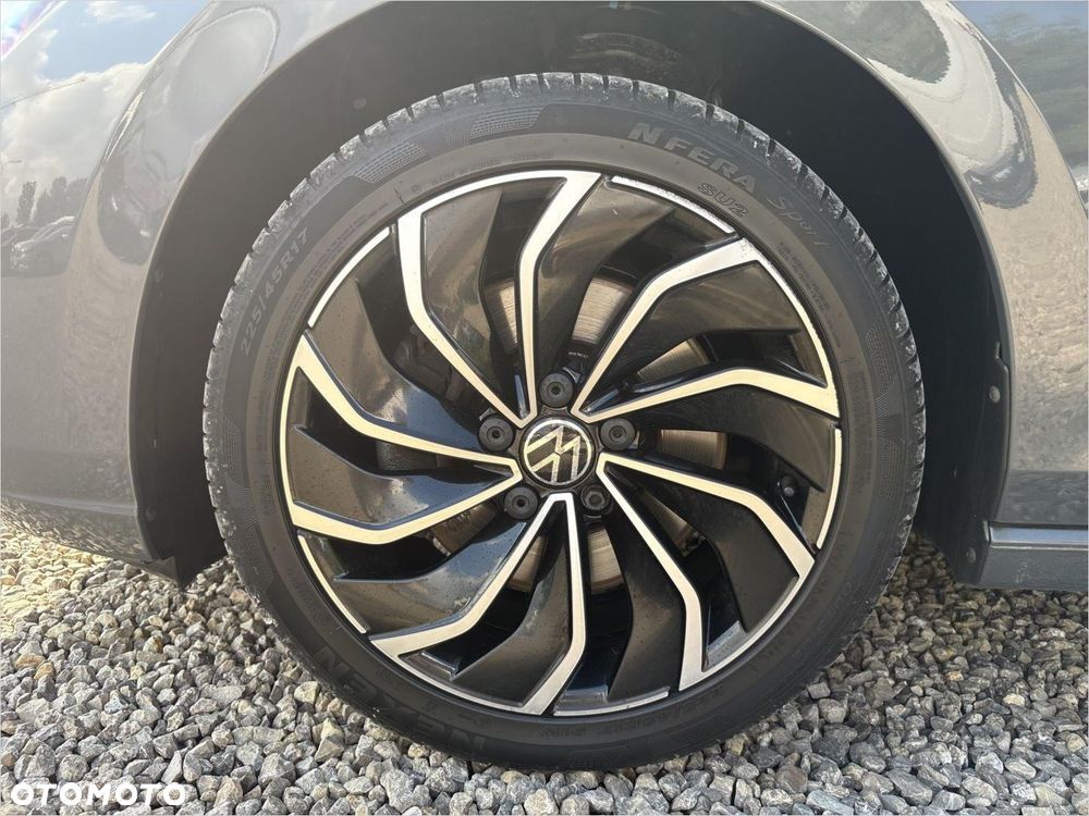 Volkswagen Golf 2.0 TDI Life - 17