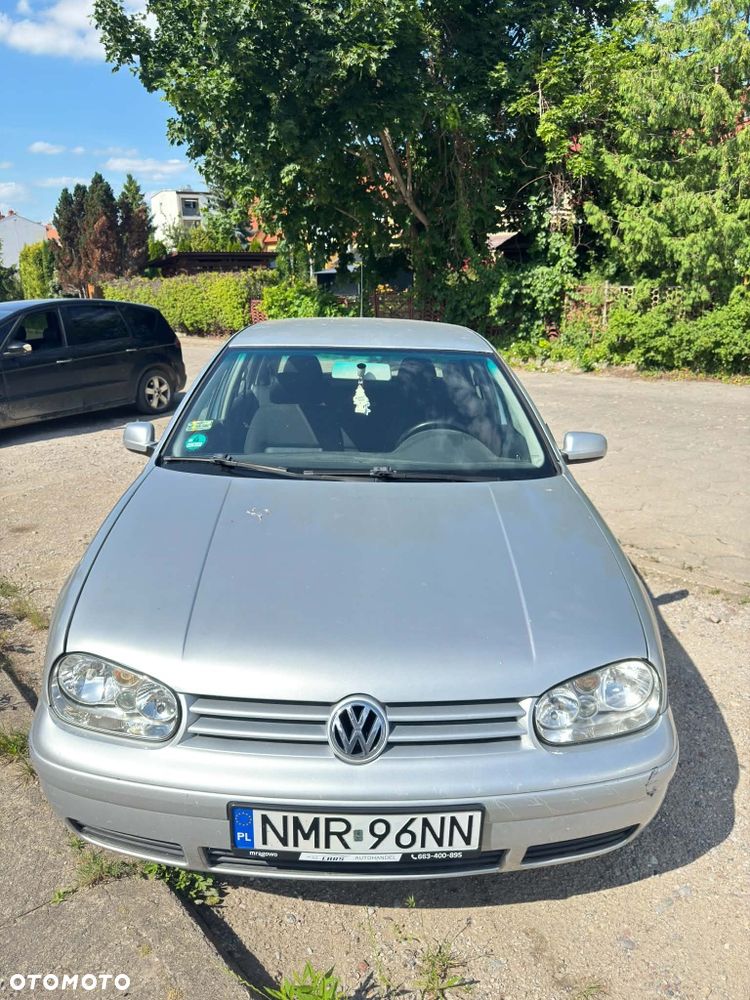 Volkswagen Golf - 1