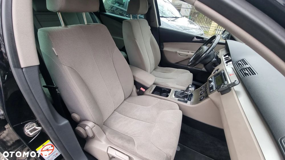 Volkswagen Passat Variant 2.0 TDI DPF DSG Comfortline - 16