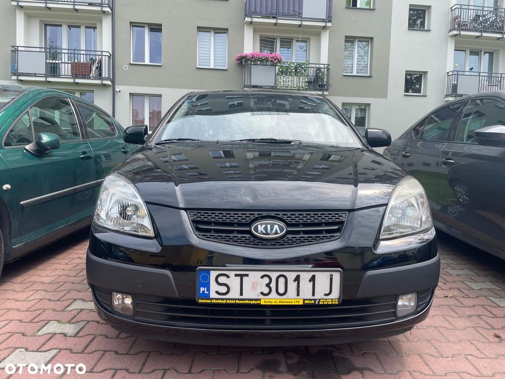 Kia Rio 1.4 Family + - 8