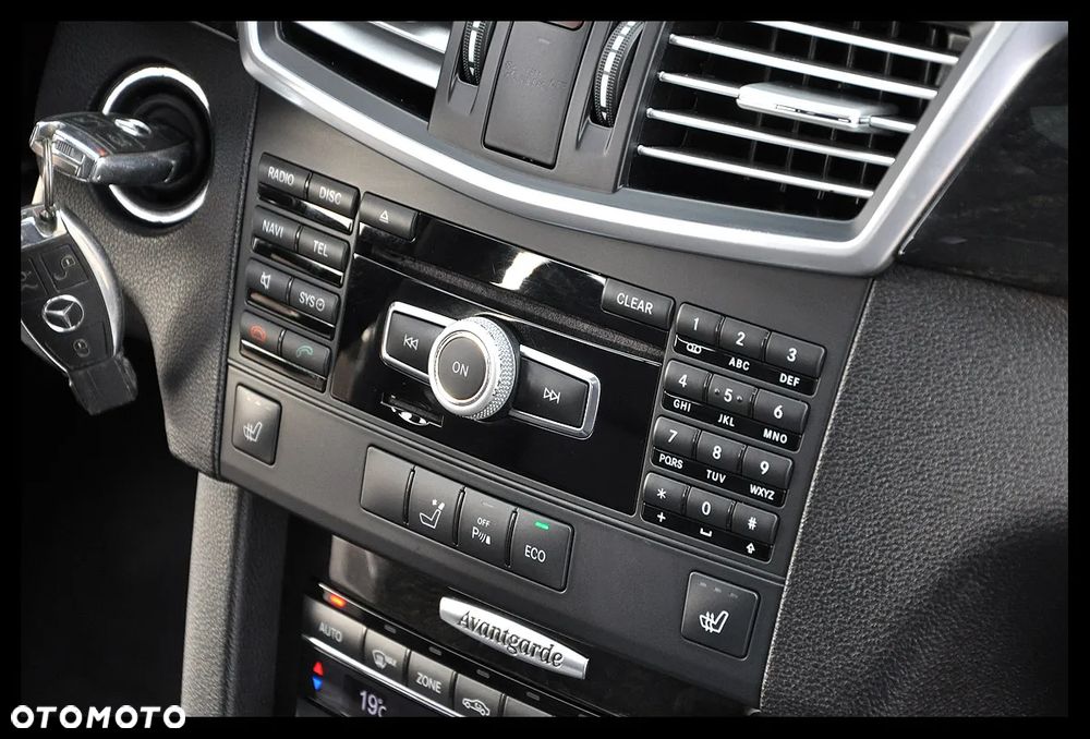 Mercedes-Benz Klasa E 300 BLUETEC 7G-TRONIC Avantgarde - 36