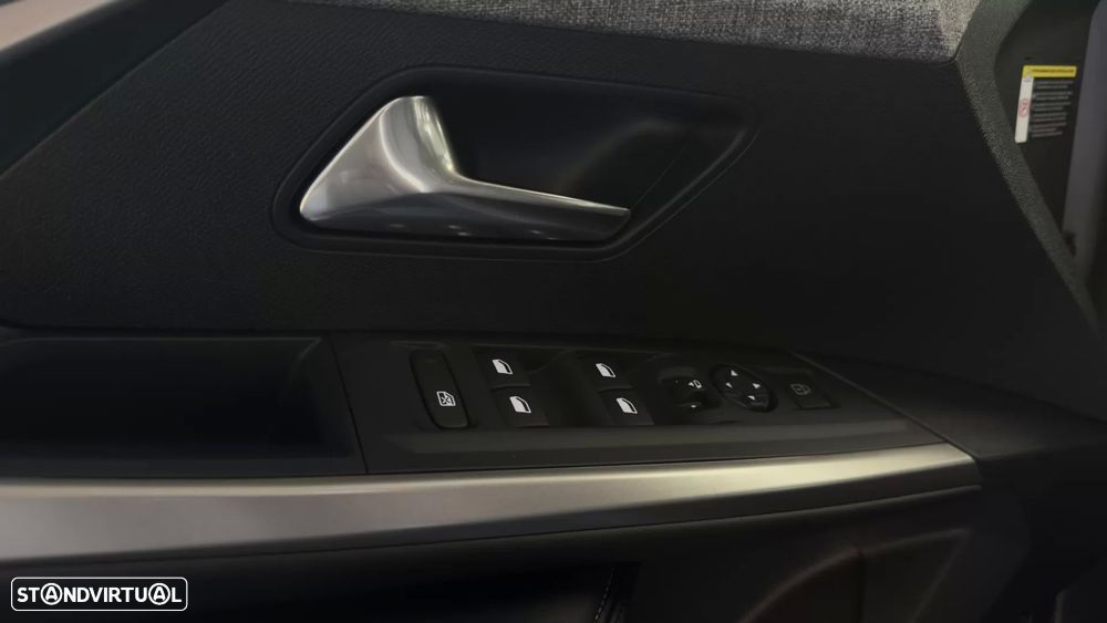 Peugeot 5008 1.2 Hybrid Allure e-DCS6 - 22