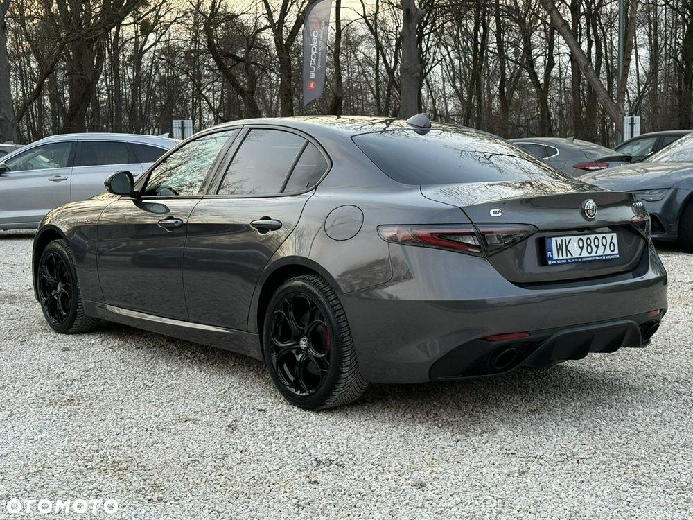 Alfa Romeo Giulia 2.0 Turbo 16V AT8-Q4 Veloce - 6