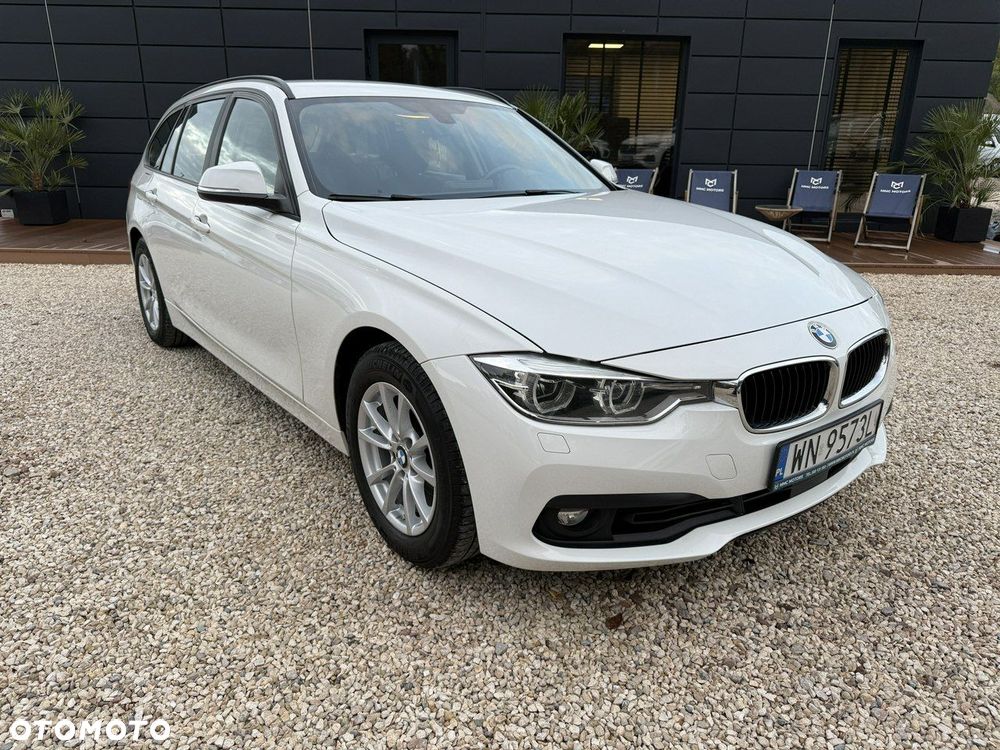 BMW Seria 3 318i GPF - 11