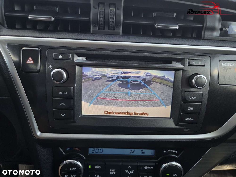 Toyota Auris - 16