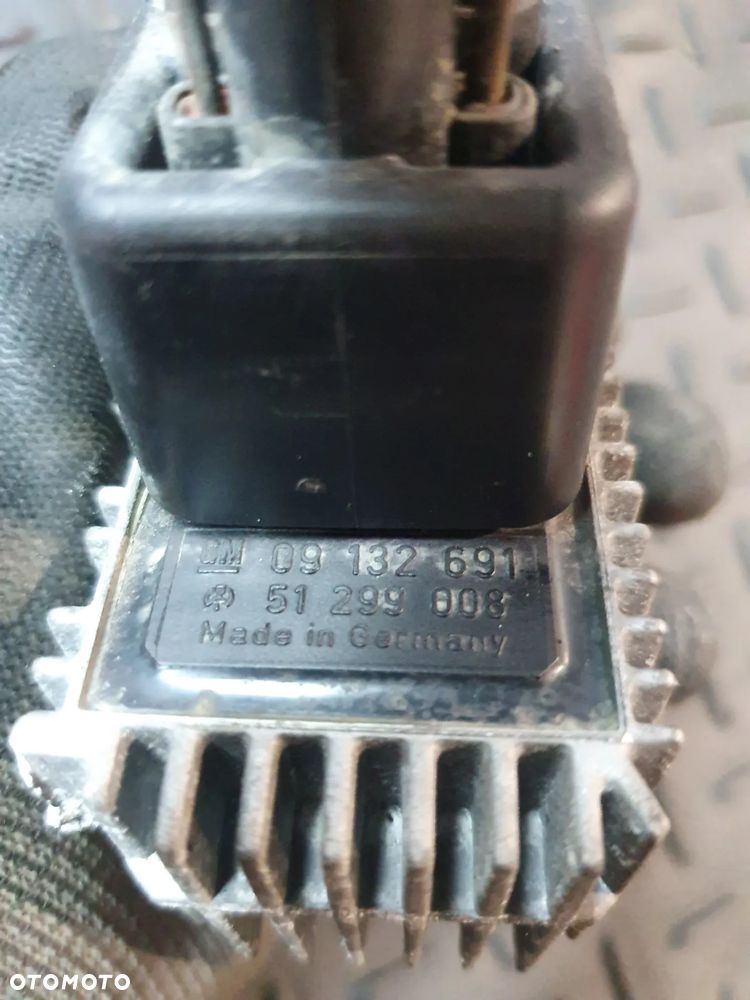 PRZEKAŹNIK ŚWIEC ŻAROWYCH ASTRA ZAFIRA A B 09132691 POSIADAM 5 SZTUK - 2