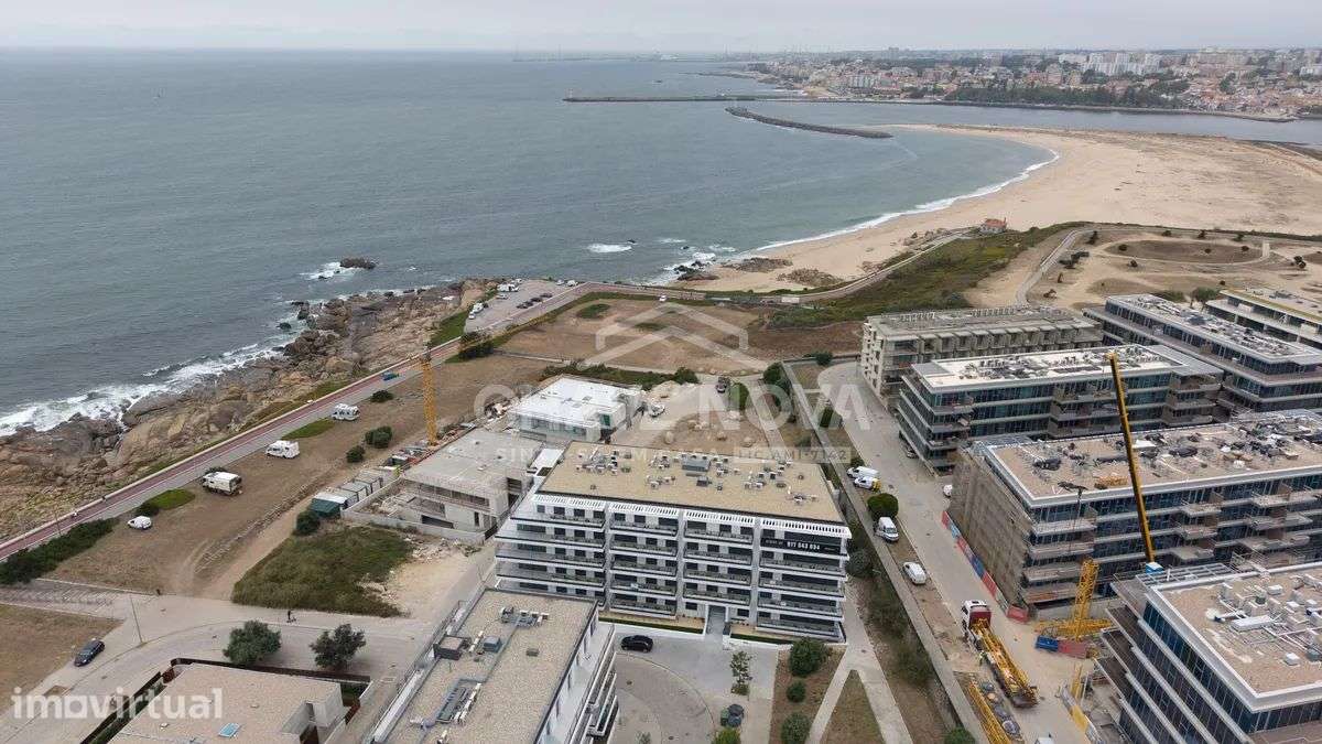 Apartamento T2 Novo c/ Lugar de Garagem e Arrumo em Canidelo - Grande imagem: 3/32