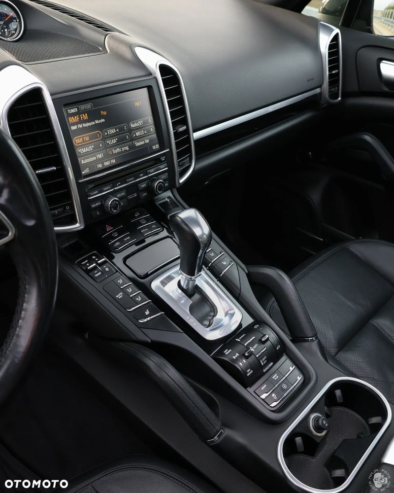 Porsche Cayenne - 7