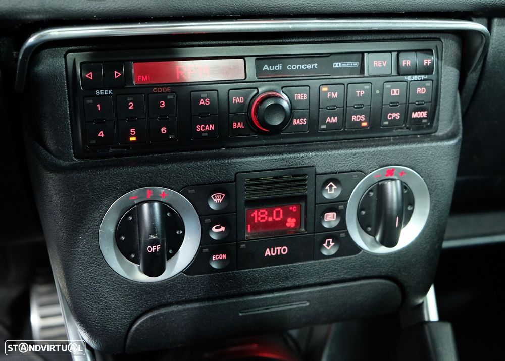 Audi TT Coupé 1.8 T S-line - 11