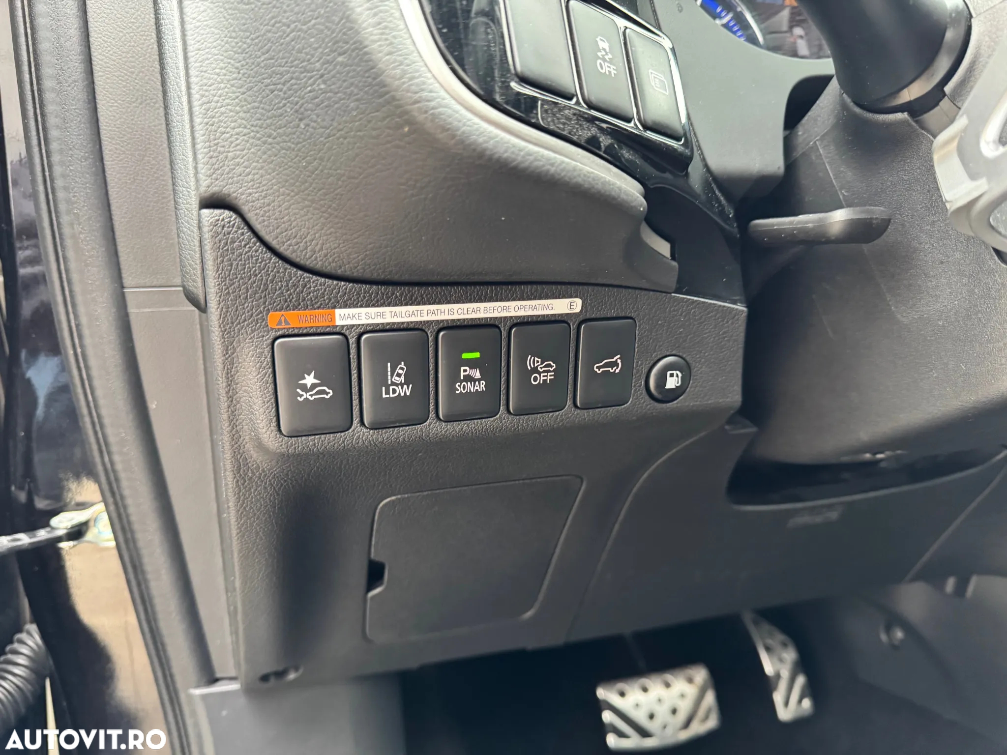 Mitsubishi Outlander 2.4 4WD Plug-In Hybrid Top - 16