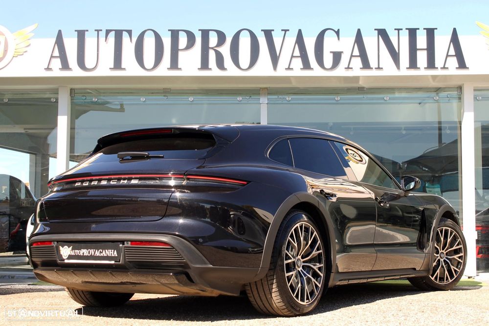 Porsche Taycan Cross Turismo - 36