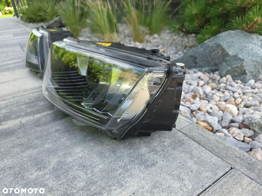 SKODA OCTAVIA 3 III 5E1 Lampy Bi-Xenon Dynamic Led 5E1941015B 5E1941016B - 5