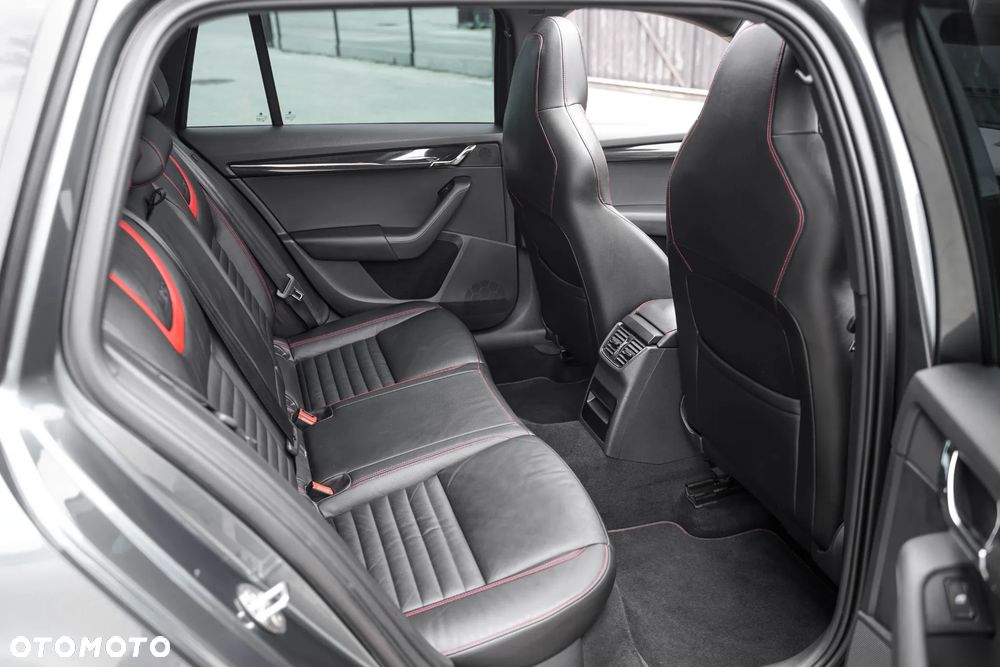 Skoda Octavia 2.0 TDI RS - 18