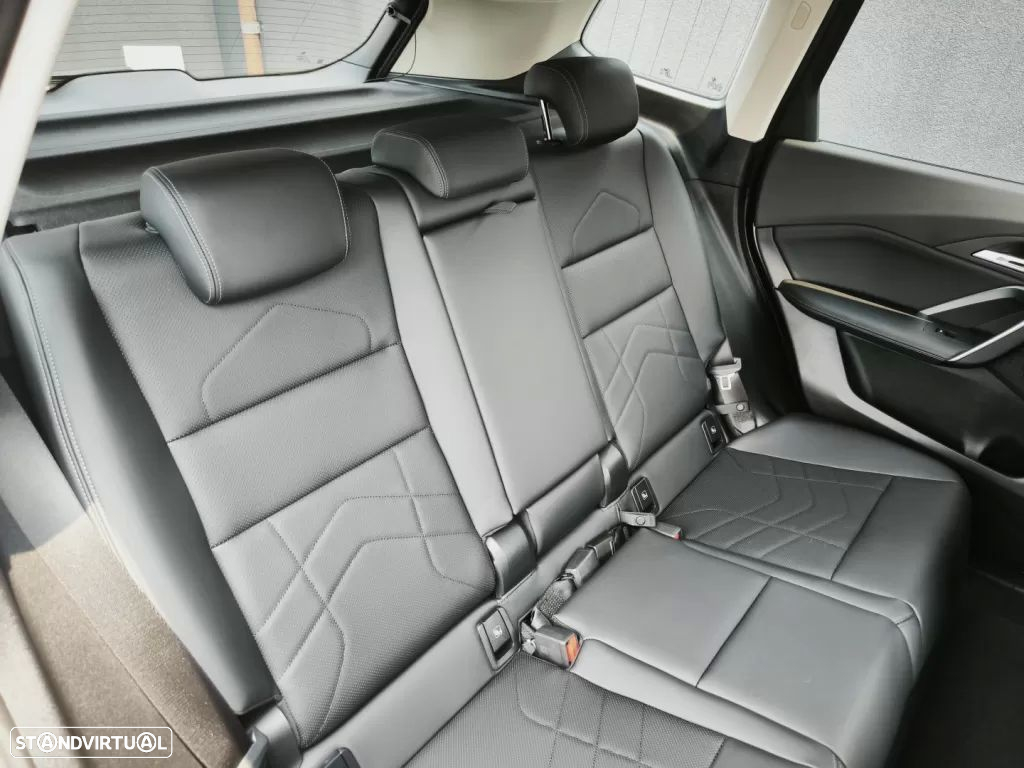 BMW iX1 eDrive20 - 32