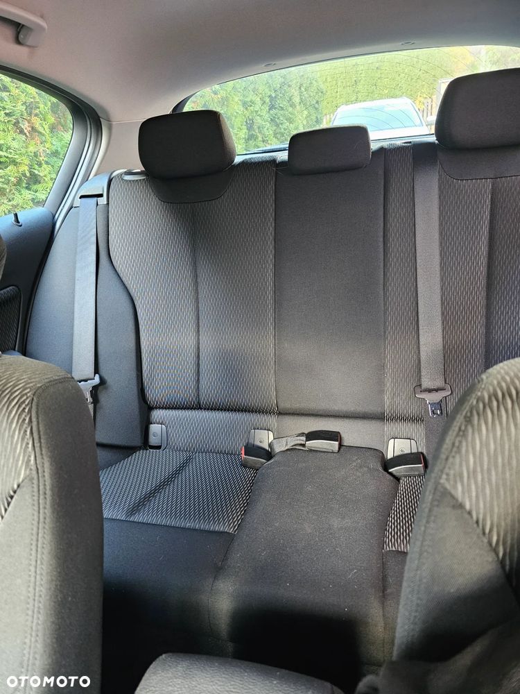 BMW Seria 1 116i - 13