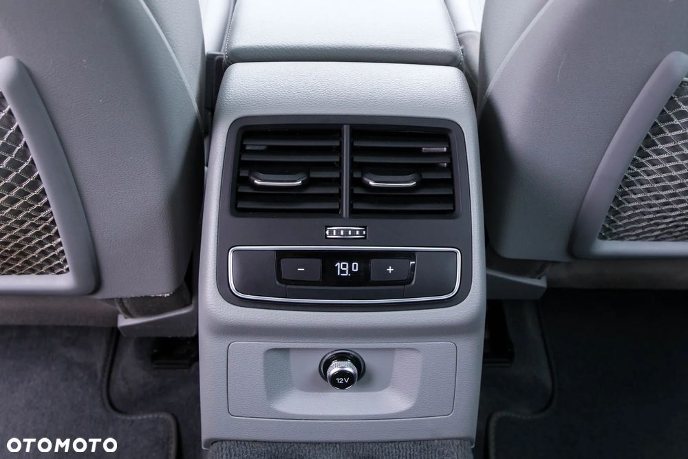Audi A4 Limousine 2.0 TFSI ultra S tronic - 34