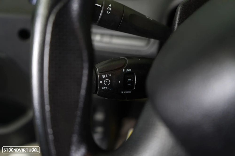 Peugeot 208 1.0 VTi Access - 20