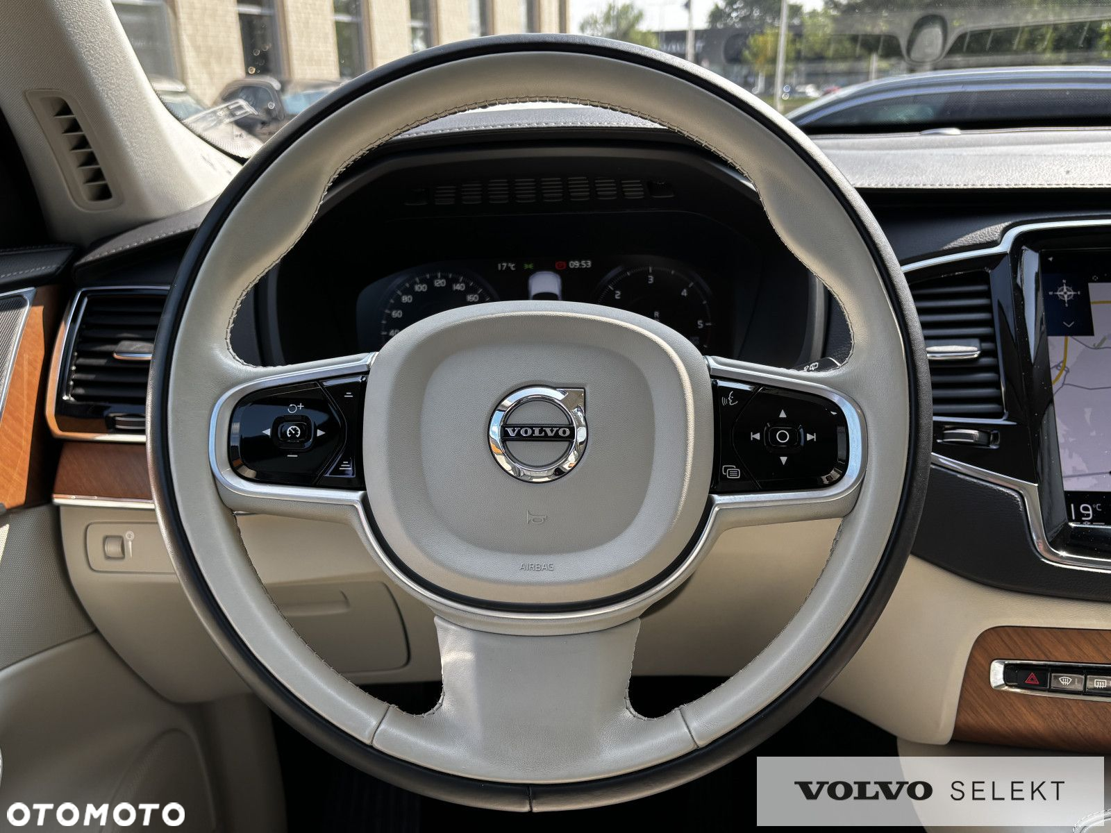 Volvo XC 90 - 9