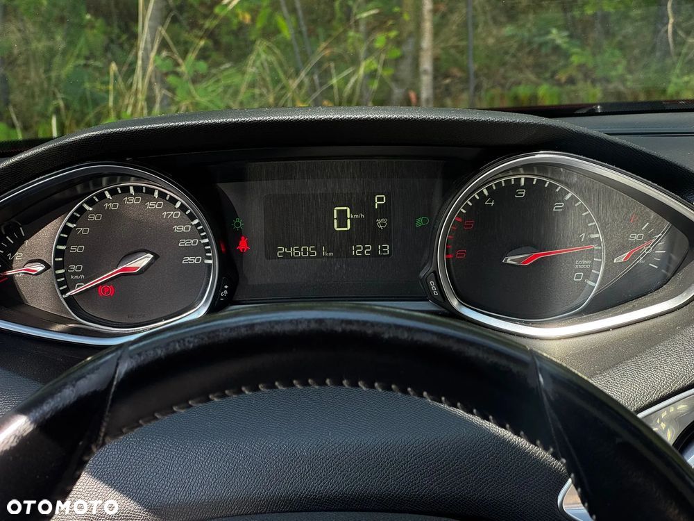 Peugeot 308 SW BlueHDi 150 EAT6 Stop & Start Allure - 14