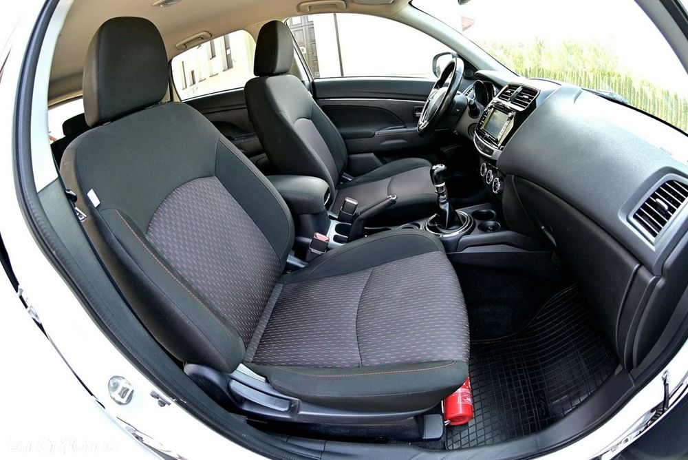 Mitsubishi ASX - 9