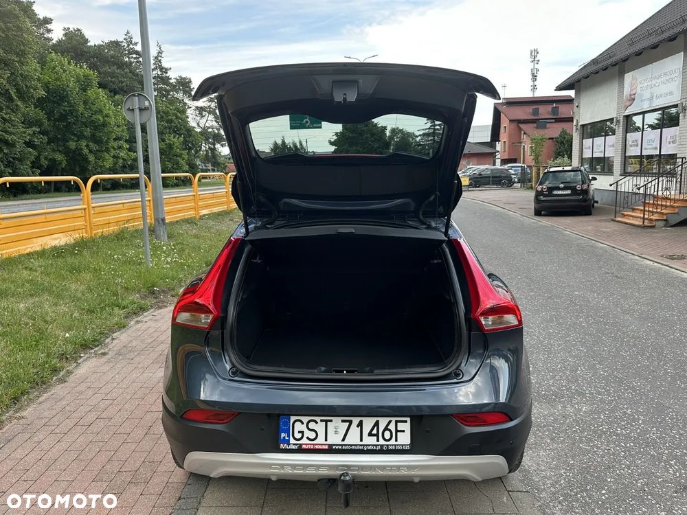 Volvo V40 Cross Country D2 Drive-E Ocean Race - 9
