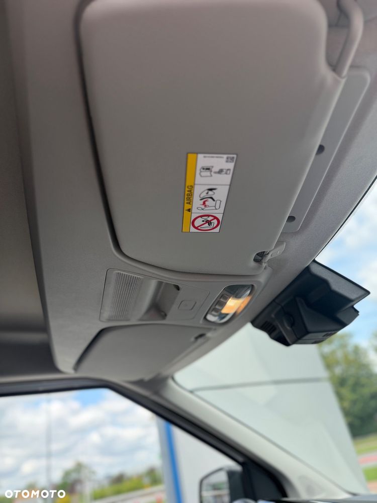 Ford Transit Courier - 20