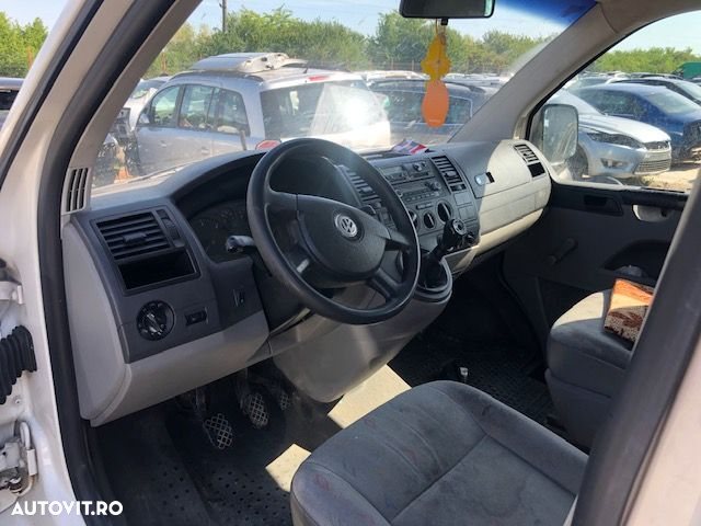 Dezmembrez Volkswagen T5 motor 2..5 tdi BNZ - 2